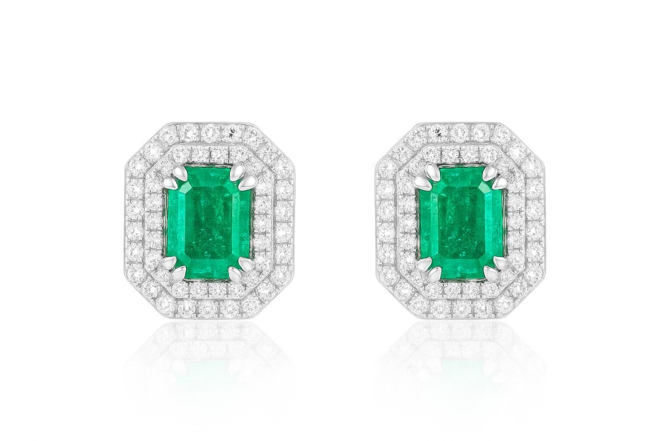 Earring Emerald and Diamonds 18k White Gold 1.87 ct